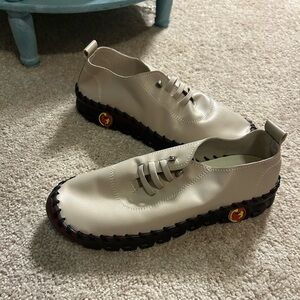 OY Unisex Cream Sneakers